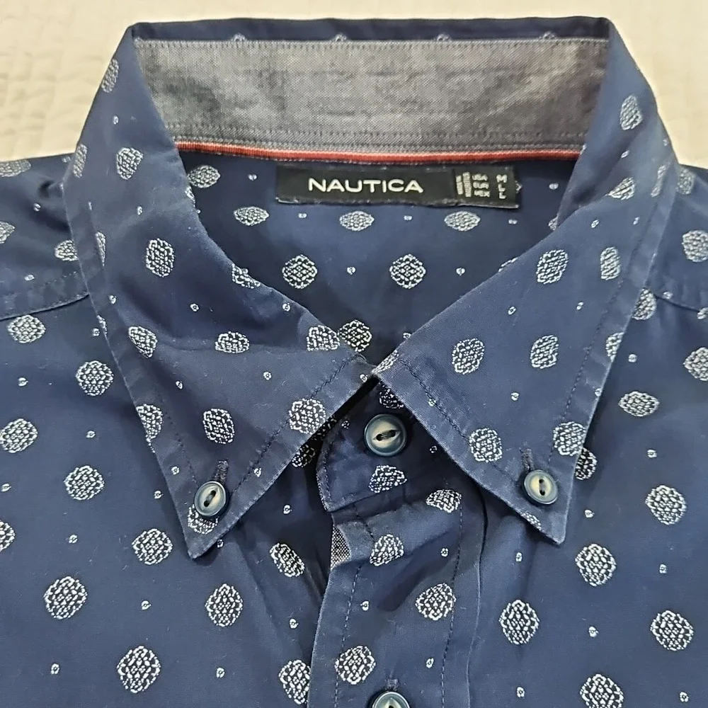 Nautica Classic Fit Shirt Men's Medium Navy Blue Floral Long Sleeve BU EUC LN